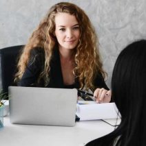 What Are Appropriate Hairstyle For An Interview?